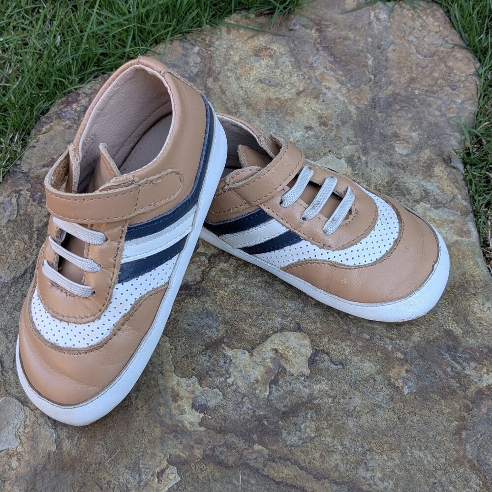 Little Love Bug The Henry Low Top size 9